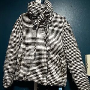 Walter Baker Black and White Puffer Jacket w/ funnel neck collar.